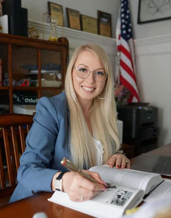Dr. Lia Neumann